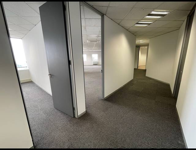 326M² OFFICE TO LET IN PARKTOWN